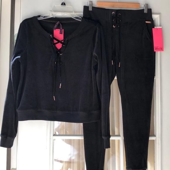 Betsey Johnson Tops - 🌹Betsey Johnson Velour Top and Pants
